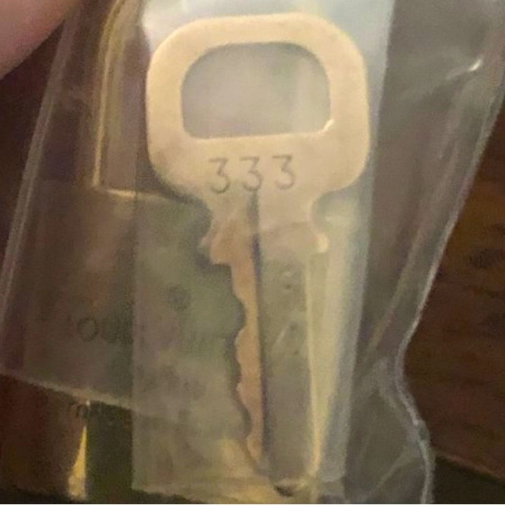Authentic LV Louis Vuitton Gold Lock & Key 333 - Picture 3 of 4